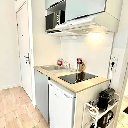 Adorable Center * 戛纳