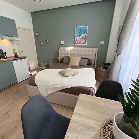 Adorable Center 戛纳